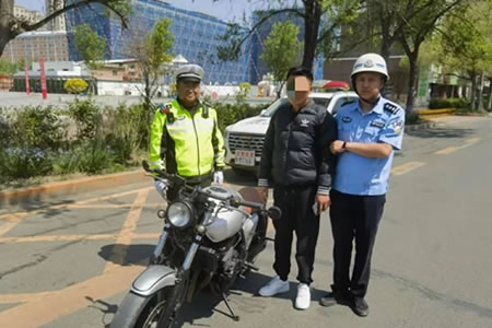肇東交警大隊一天連續(xù)破獲兩起摩托車“炸街”案